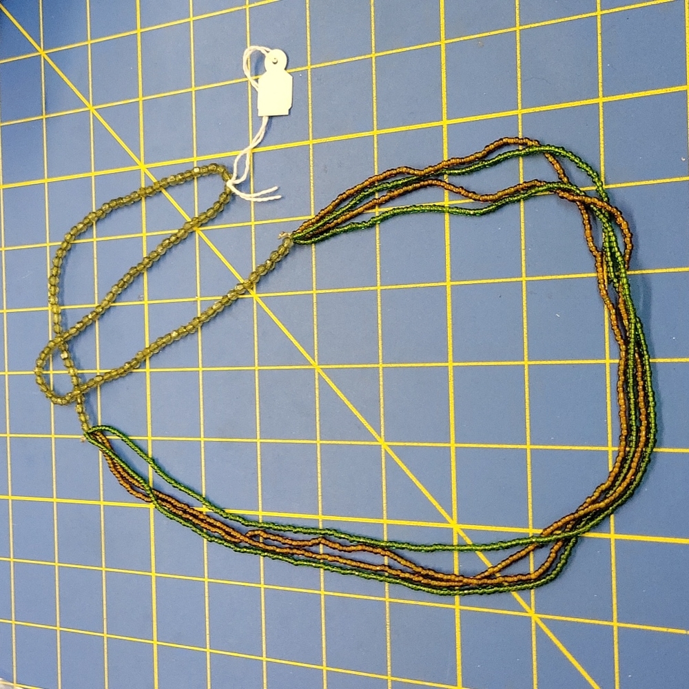Beaded Greens Browns Shade Colors 34 Necklace 10$